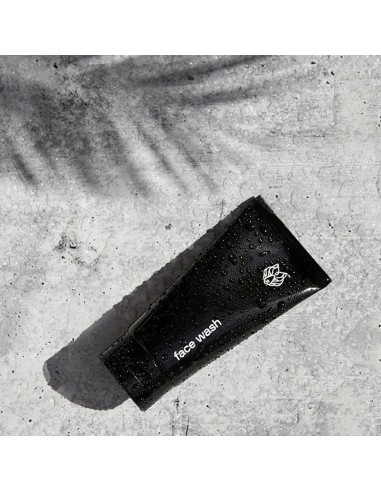 Black Wolf - Charcoal Face Wash - 150ml @ BarberKing.ca