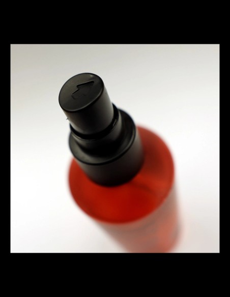 Uppercut Deluxe - Clay Spray - 150ml @ BarberKing.ca